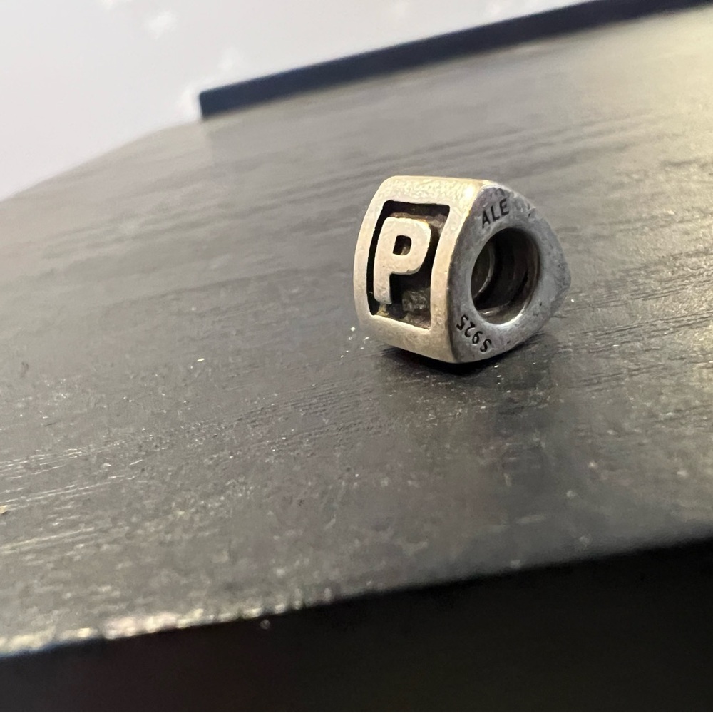 Pandora Charm | Letter ‘P’